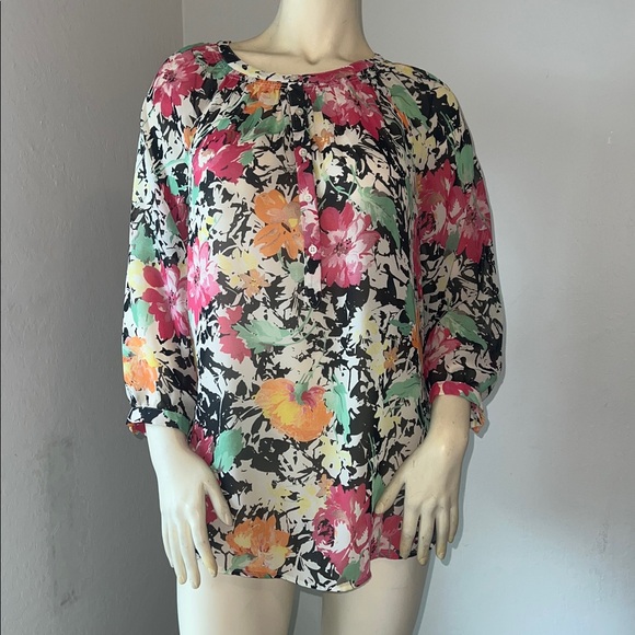 Lauren Ralph Lauren Tops - Lauren Ralph Lauren Floral Round Neck Sheer 3/4 Sleeves Shirt Blouse. Size L.